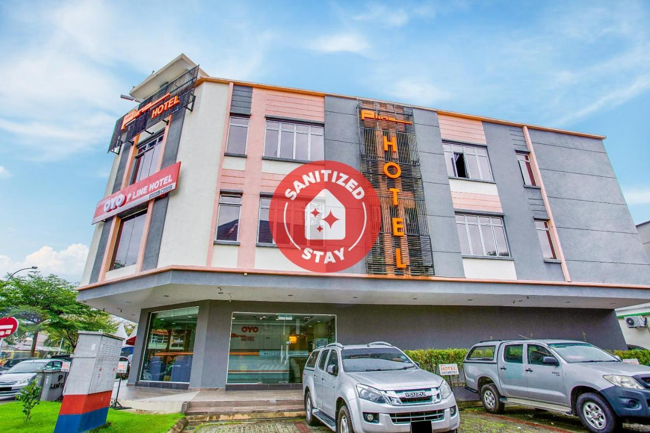 Oyo 89652 P Line Hotel Джохор-Бару Екстер'єр фото