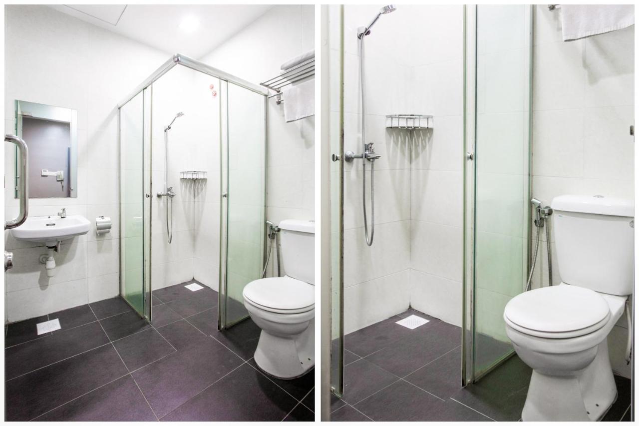 Oyo 89652 P Line Hotel Джохор-Бару Екстер'єр фото