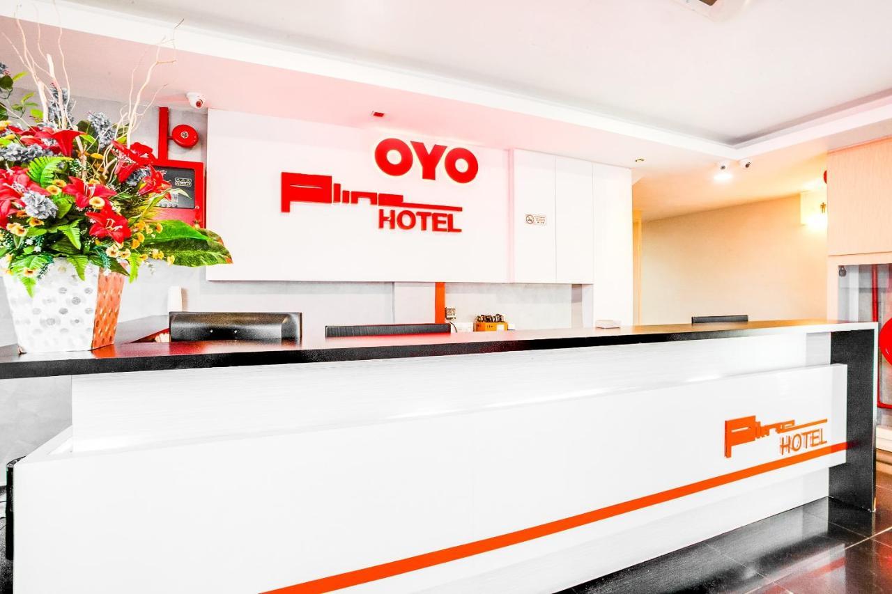 Oyo 89652 P Line Hotel Джохор-Бару Екстер'єр фото